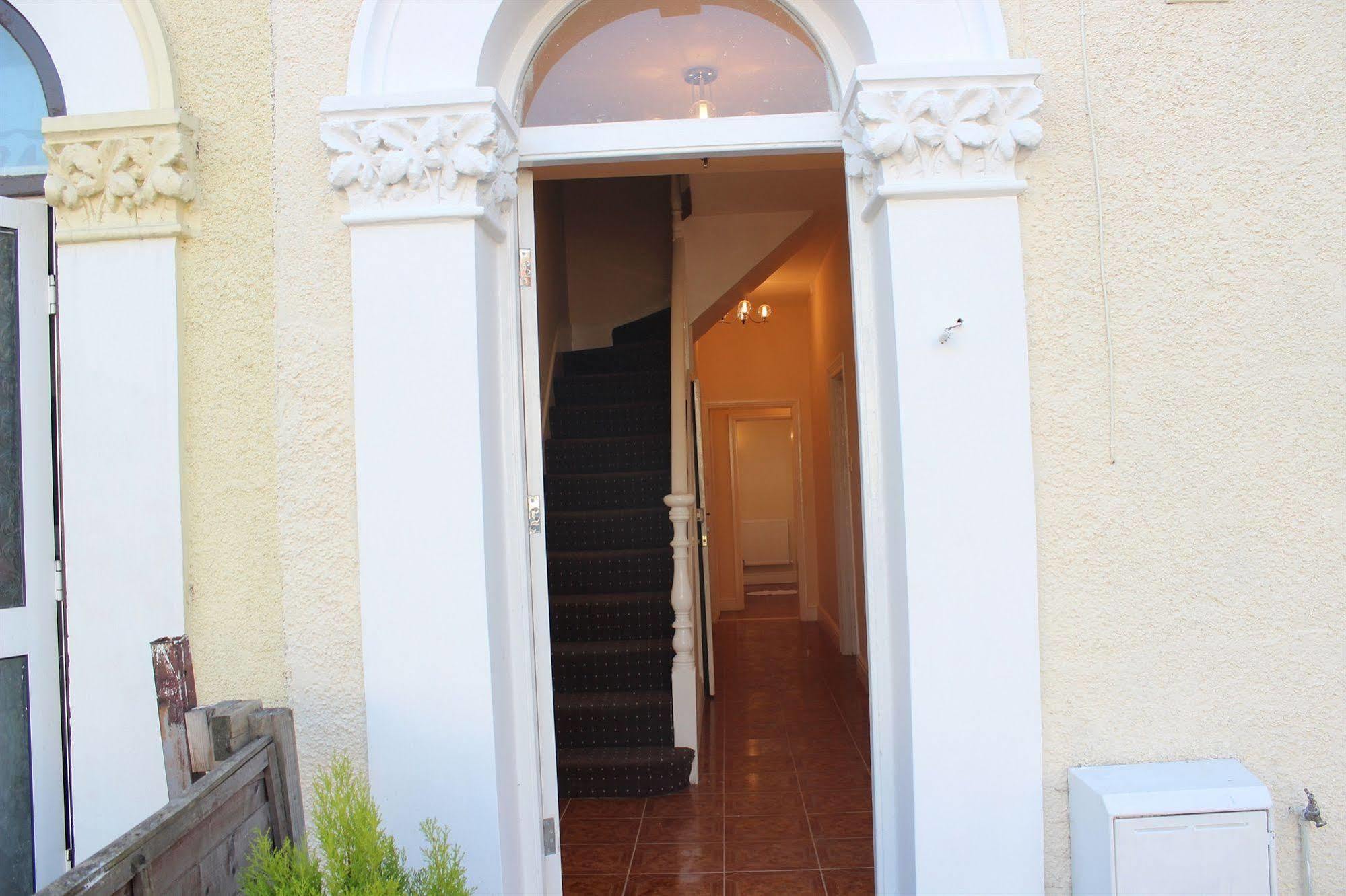 Avenue Inn Ίλφορντ Εξωτερικό φωτογραφία